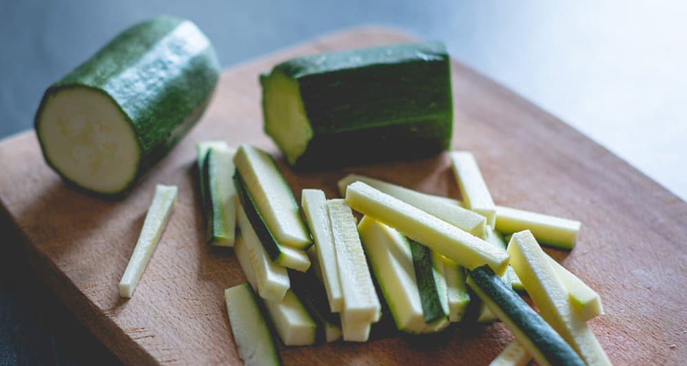 Foto ilustrativa do artigo: Cachorro pode comer abobrinha? (crua ou cozida?)